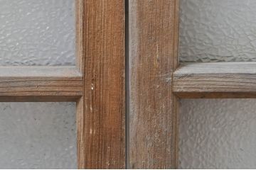 アンティーク建具　レトロな雰囲気が溢れるダイヤガラス窓2枚セット(引き戸、ガラス戸)(R-077979)