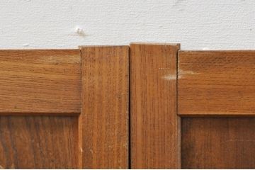 アンティーク建具　欅(ケヤキ)材　懐かしい雰囲気漂う板戸窓4枚セット(引き戸)(R-077980)