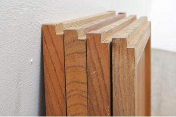 アンティーク建具　欅(ケヤキ)材　懐かしい雰囲気漂う板戸窓4枚セット(引き戸)(R-077980)