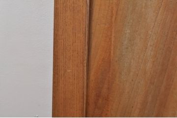 アンティーク建具　欅(ケヤキ)材　経年を感じさせる木味が魅力の一枚板の板戸窓2枚セット(引き戸)(R-077981)