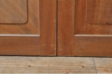 アンティーク建具　欅(ケヤキ)材　経年を感じさせる木味が魅力の一枚板の板戸窓2枚セット(引き戸)(R-077981)