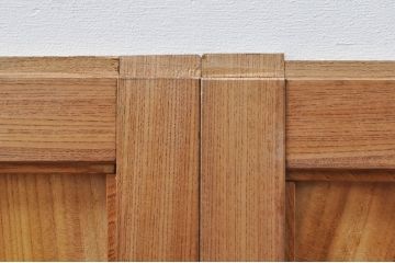 アンティーク建具　欅(ケヤキ)材　経年を感じさせる木味が魅力の一枚板の板戸窓2枚セット(引き戸)(R-077981)