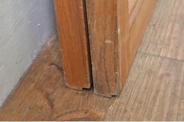 アンティーク建具　欅(ケヤキ)材　経年を感じさせる木味が魅力の一枚板の板戸窓2枚セット(引き戸)(R-077981)