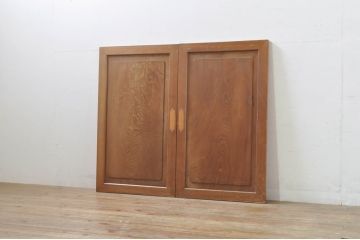 アンティーク建具　欅(ケヤキ)材　どこか懐かしい雰囲気漂う一枚板の両開き扉2枚1対(引き戸、窓)(R-077982)