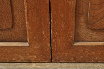 アンティーク建具　欅(ケヤキ)材　どこか懐かしい雰囲気漂う一枚板の両開き扉2枚1対(引き戸、窓)(R-077982)