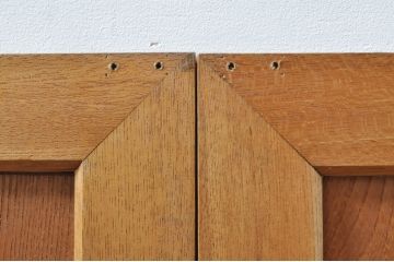 アンティーク建具　欅(ケヤキ)材　どこか懐かしい雰囲気漂う一枚板の両開き扉2枚1対(引き戸、窓)(R-077982)
