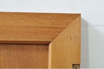 アンティーク建具　欅(ケヤキ)材　どこか懐かしい雰囲気漂う一枚板の両開き扉2枚1対(引き戸、窓)(R-077982)