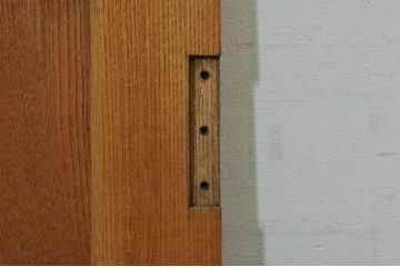 アンティーク建具　欅(ケヤキ)材　どこか懐かしい雰囲気漂う一枚板の両開き扉2枚1対(引き戸、窓)(R-077982)