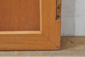 アンティーク建具　欅(ケヤキ)材　どこか懐かしい雰囲気漂う一枚板の両開き扉2枚1対(引き戸、窓)(R-077982)