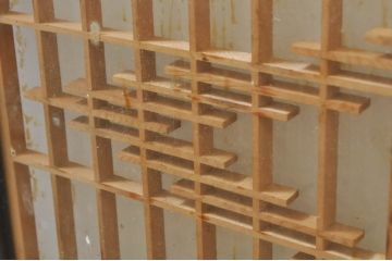 アンティーク建具　落ち着いた和の空間を演出する組子入りガラス欄間2枚セット(明り取り、明かり取り、組子欄間、ランマ)(R-077986)