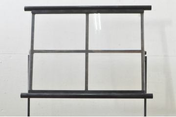 中古　特注品　可憐な雰囲気が素敵なアイアン製のメニュースタンド(メニュー立て、ディスプレイ、店舗什器)(R-077990)
