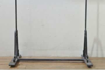 中古　特注品　可憐な雰囲気が素敵なアイアン製のメニュースタンド(メニュー立て、ディスプレイ、店舗什器)(R-077990)