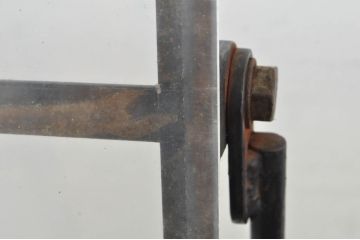 中古　特注品　可憐な雰囲気が素敵なアイアン製のメニュースタンド(メニュー立て、ディスプレイ、店舗什器)(R-077990)