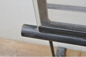 中古　特注品　可憐な雰囲気が素敵なアイアン製のメニュースタンド(メニュー立て、ディスプレイ、店舗什器)(R-077990)
