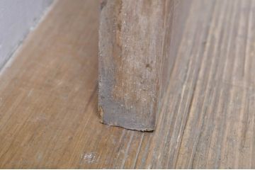 アンティーク建具　ペイント仕上げ限定　どこか懐かしい雰囲気を醸し出す縦長窓1枚(ガラス欄間、明かり取り、明り取り、FIX窓、フィックス窓、ガラス窓、嵌め殺し)(R-077996)
