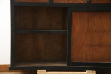 和製アンティーク　前板欅(ケヤキ)材　モダンデザインで現代のお部屋にも取り入れやすい二段重ね収納棚(水屋箪笥、戸棚、キャビネット、食器棚)(R-078008)