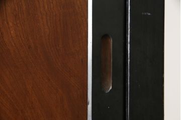 和製アンティーク　前板欅(ケヤキ)材　モダンデザインで現代のお部屋にも取り入れやすいサイドボード(水屋箪笥、戸棚、サイドキャビネット、食器棚)(R-078009)