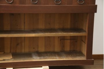 和製アンティーク　美品!!　丸桟の引き戸が上品な重ね水屋箪笥(食器棚、戸棚、収納棚、キャビネット)(R-078011)