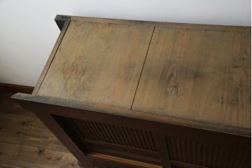 和製アンティーク　美品!!　丸桟の引き戸が上品な水屋箪笥サイドボード(食器棚、戸棚、収納棚、サイドキャビネット)(R-078012)