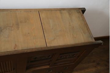 和製アンティーク　美品!!　丸桟の引き戸が上品な水屋箪笥サイドボード(食器棚、戸棚、収納棚、サイドキャビネット)(R-078012)