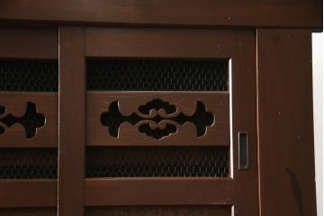 和製アンティーク　美品!!　丸桟の引き戸が上品な水屋箪笥サイドボード(食器棚、戸棚、収納棚、サイドキャビネット)(R-078012)