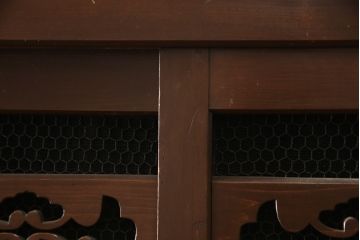 和製アンティーク　美品!!　丸桟の引き戸が上品な水屋箪笥サイドボード(食器棚、戸棚、収納棚、サイドキャビネット)(R-078012)