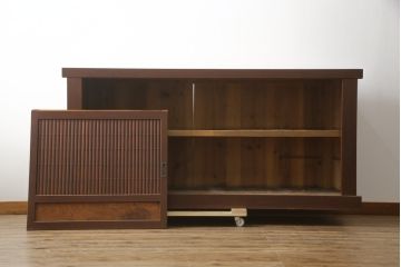 和製アンティーク　美品!!　丸桟の引き戸が上品な水屋箪笥サイドボード(食器棚、戸棚、収納棚、サイドキャビネット)(R-078013)