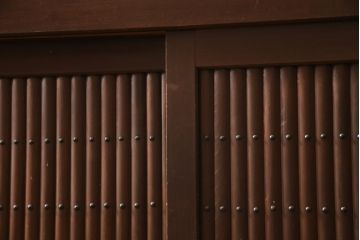 和製アンティーク　美品!!　丸桟の引き戸が上品な水屋箪笥サイドボード(食器棚、戸棚、収納棚、サイドキャビネット)(R-078013)