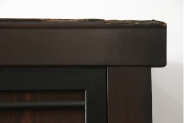 和製アンティーク　重厚!!　引き出し前板欅(ケヤキ)材　透かし彫り入り布団箪笥(夜具箪笥、水屋箪笥、収納棚、戸棚、キャビネット)(R-078014)