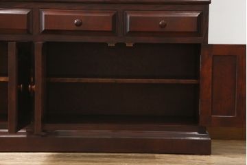 中古　美品!!　国産民芸家具　重厚感のある佇まいが魅力的なキャビネット(食器棚、飾り棚、収納棚、戸棚、カップボード)(R-078015)