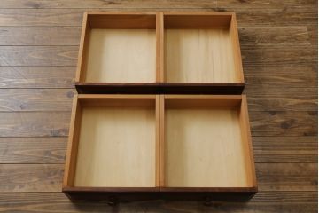 中古　美品!!　国産民芸家具　重厚感のある佇まいが魅力的なキャビネット(食器棚、飾り棚、収納棚、戸棚、カップボード)(R-078015)
