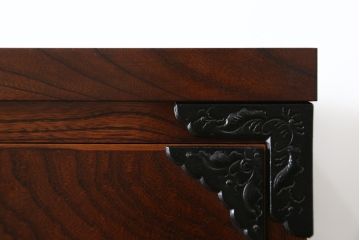 中古　美品　岩谷堂箪笥　存在感のある金具と美しい杢目が目を惹く整理箪笥(和タンス、収納箪笥、衣装箪笥、引き出し、チェスト)(R-078016)