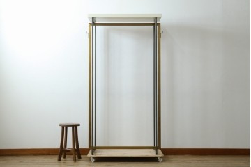 中古　美品!!　スタイリッシュなアパレル用ハンガーラック　(R-078018)