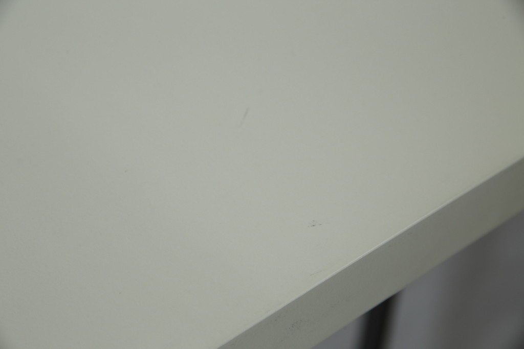 中古　美品!!　直線的なデザインがスタイリッシュなアパレル用ハンガーラック　(R-078019)