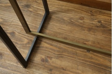 中古　美品!!　直線的なデザインがスタイリッシュなアパレル用ハンガーラック　(R-078019)