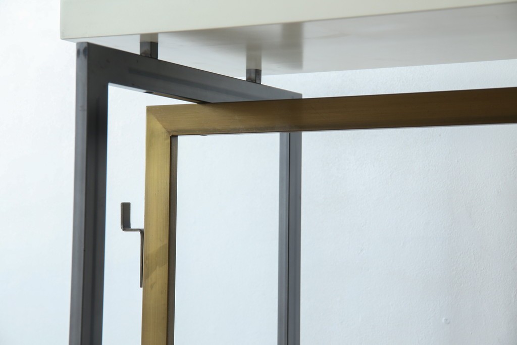 中古　美品!!　直線的なデザインがスタイリッシュなアパレル用ハンガーラック　(R-078019)