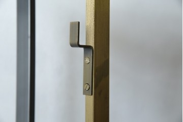 中古　美品!!　直線的なデザインがスタイリッシュなアパレル用ハンガーラック　(R-078019)