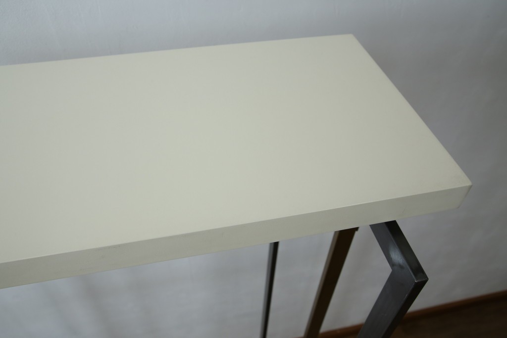 中古　美品!!　直線的なデザインがスタイリッシュなアパレル用ハンガーラック　(R-078019)