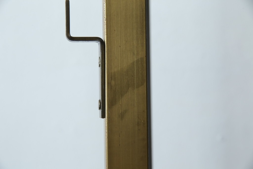 中古　美品!!　直線的なデザインがスタイリッシュなアパレル用ハンガーラック　(R-078019)