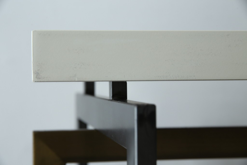 中古　美品!!　直線的なデザインがスタイリッシュなアパレル用ハンガーラック　(R-078019)