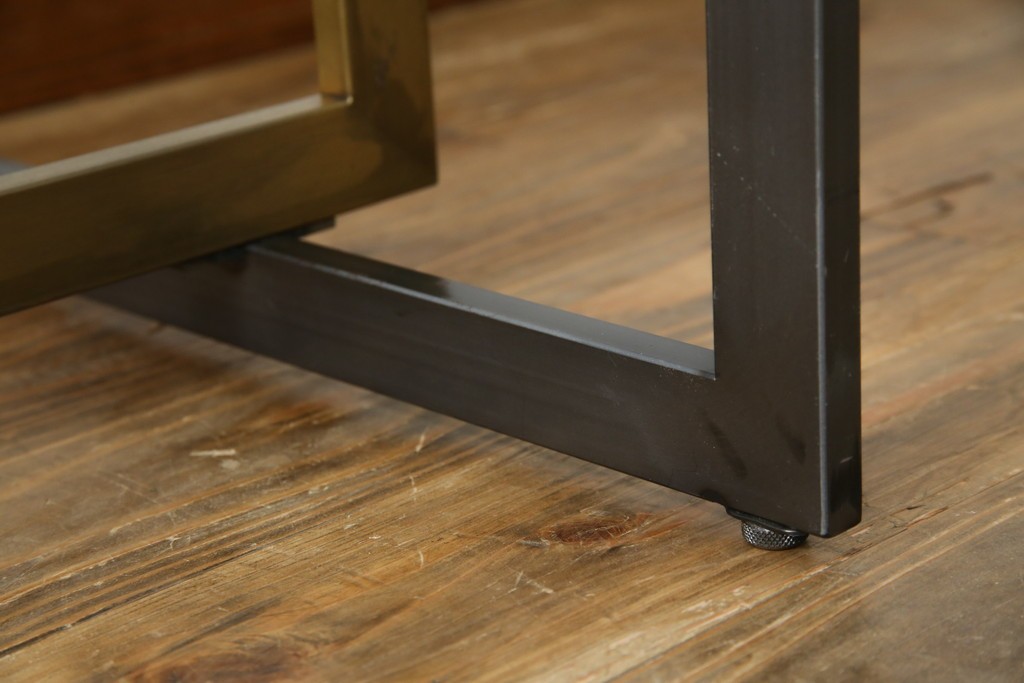 中古　美品!!　直線的なデザインがスタイリッシュなアパレル用ハンガーラック　(R-078019)