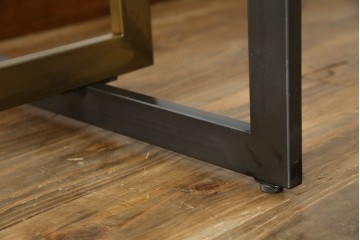 中古　美品!!　直線的なデザインがスタイリッシュなアパレル用ハンガーラック　(R-078019)