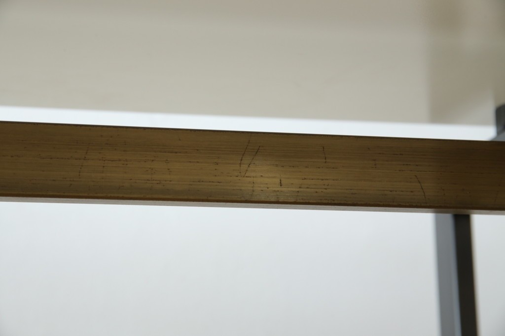 中古　美品!!　直線的なデザインがスタイリッシュなアパレル用ハンガーラック　(R-078019)