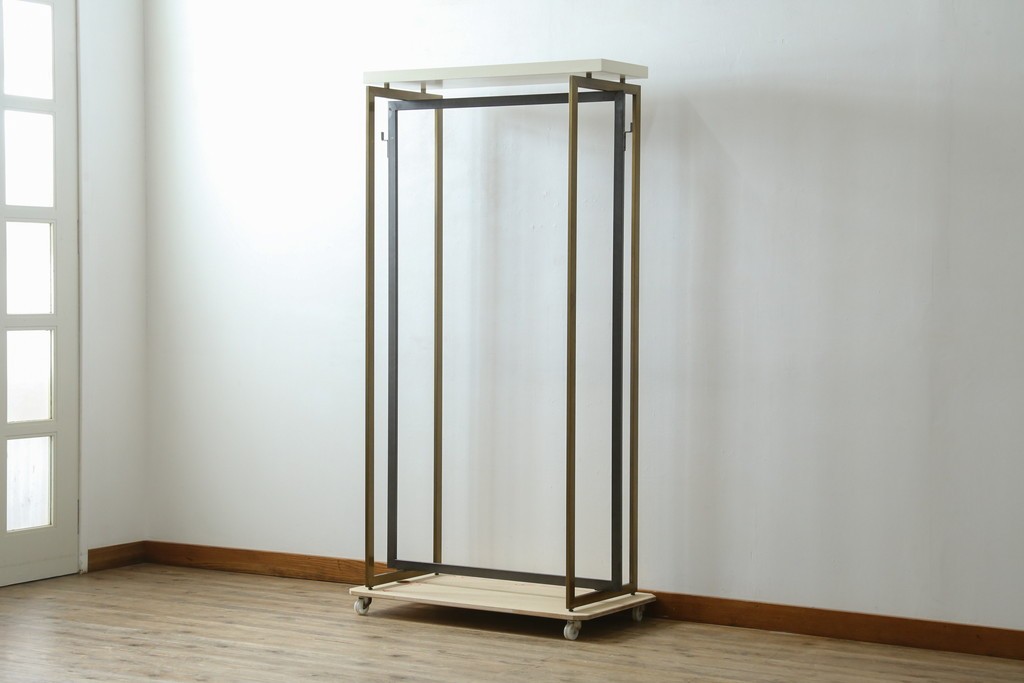 中古　美品!!　スタイリッシュなアパレル用ハンガーラック　(R-078020)