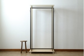 中古　美品!!　スタイリッシュなアパレル用ハンガーラック　(R-078020)