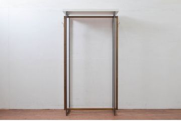 中古　美品!!　直線的なデザインがスタイリッシュなアパレル用ハンガーラック(ポールハンガー、洋服掛け、コート掛け、店舗什器)(R-078021)