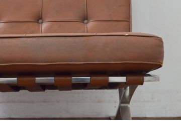ビンテージ　本革　Knoll(ノル)　スタイリッシュなデザインでお部屋の雰囲気をカッコよくしてくれるバルセロナチェア(ラウンジチェア、1人掛けソファ、椅子、イス、ヴィンテージ)(R-078026)