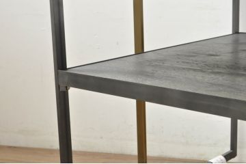 中古　シンプルで直線的なデザインが格好良いアパレル用展示台(作業台、飾り台、陳列台、コンソールテーブル、店舗什器、ディスプレイ台)(R-078027)