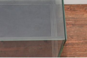 中古　シンプルなデザインのアパレル用展示ケース(ガラスケース、ショーケース、店舗什器)(R-078028)