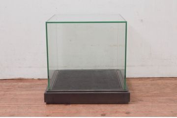 中古　シンプルなデザインのアパレル用展示ケース(ガラスケース、ショーケース、店舗什器)(R-078028)